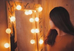 异性缘好的男命八字