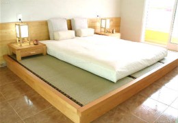 卧室门对床风水化解