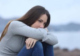 没自信的八字特征