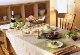 家里餐厅餐桌的摆放风水