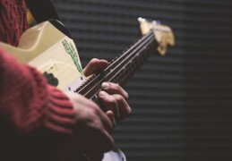 什么八字的人老实（什么八字的人老实内向）