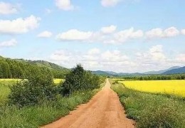 属马路旁土命戴什么饰品好