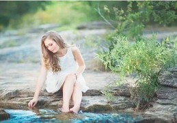 性格虚伪自私的八字