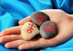 八字不见食伤好吗