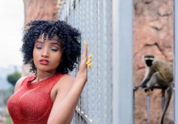 八字看哪些人感情中轻易显小三