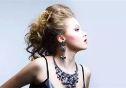 八字五行缺水之人佩戴首饰讲究